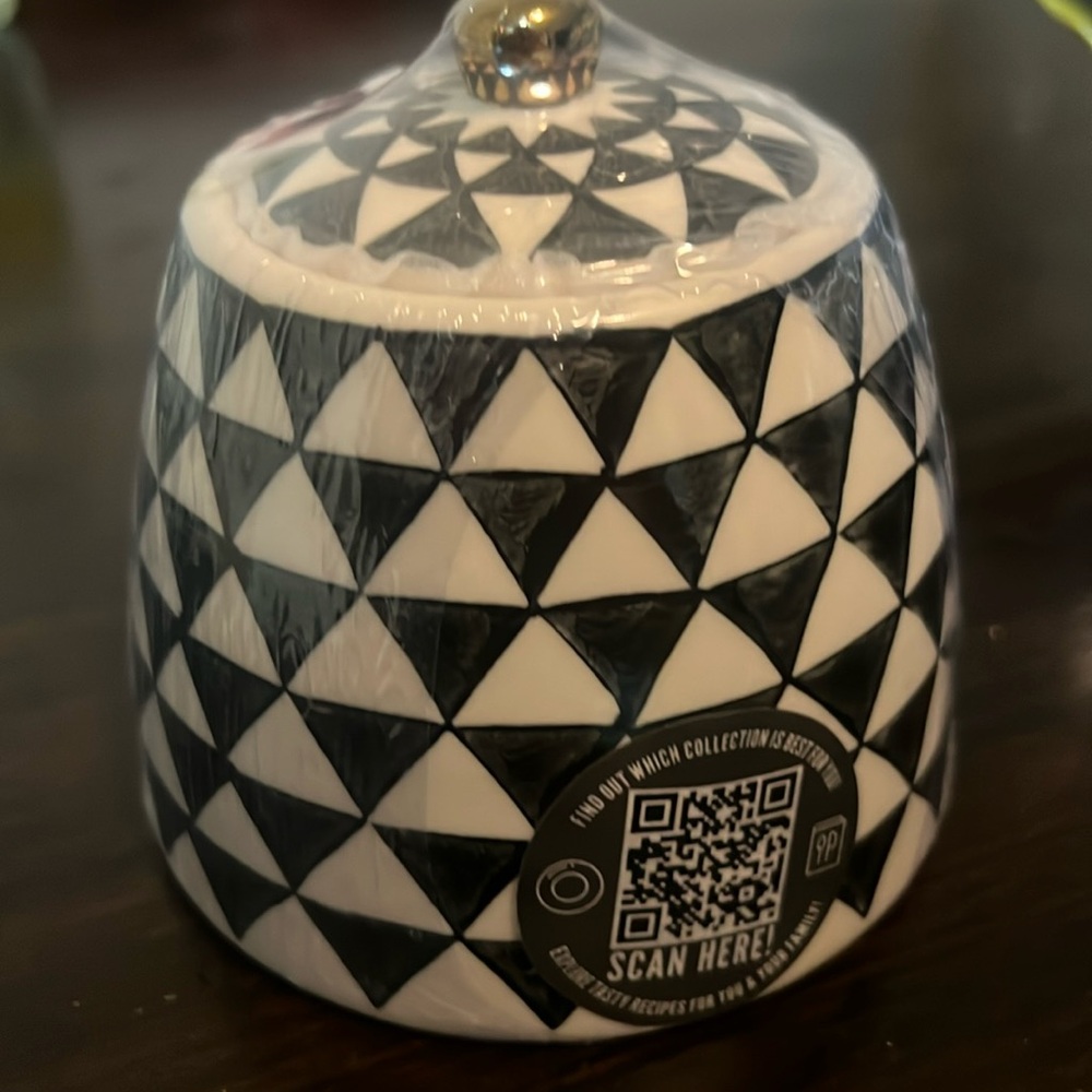 Thyme and table sugar canister